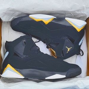 Jordan True Flight size 10